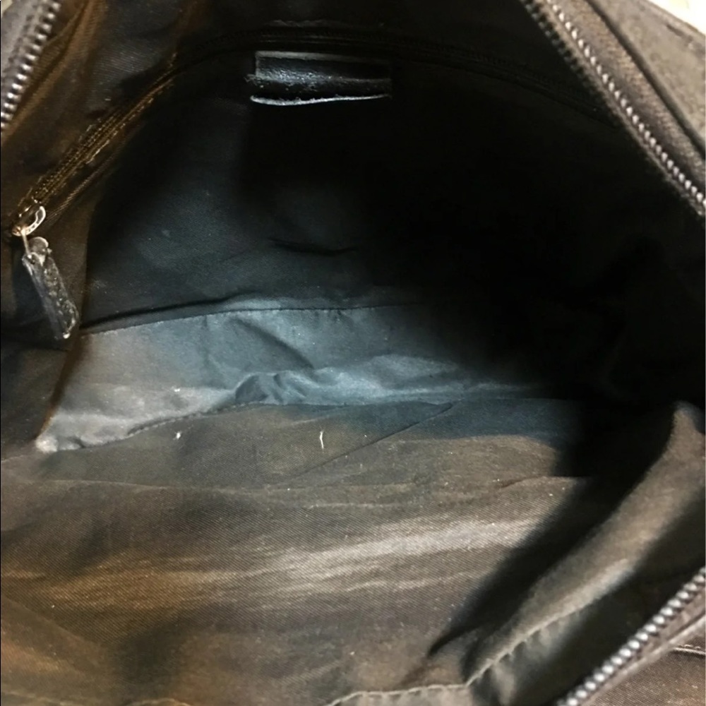 Authentic Gucci GG Canvas Shoulder Bag - Picture 13 of 13